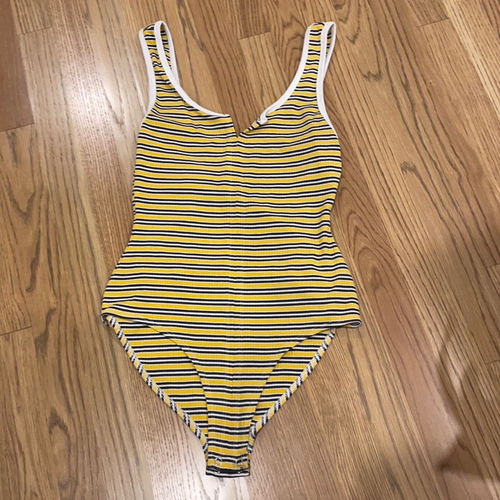 Striped Body Suit💛